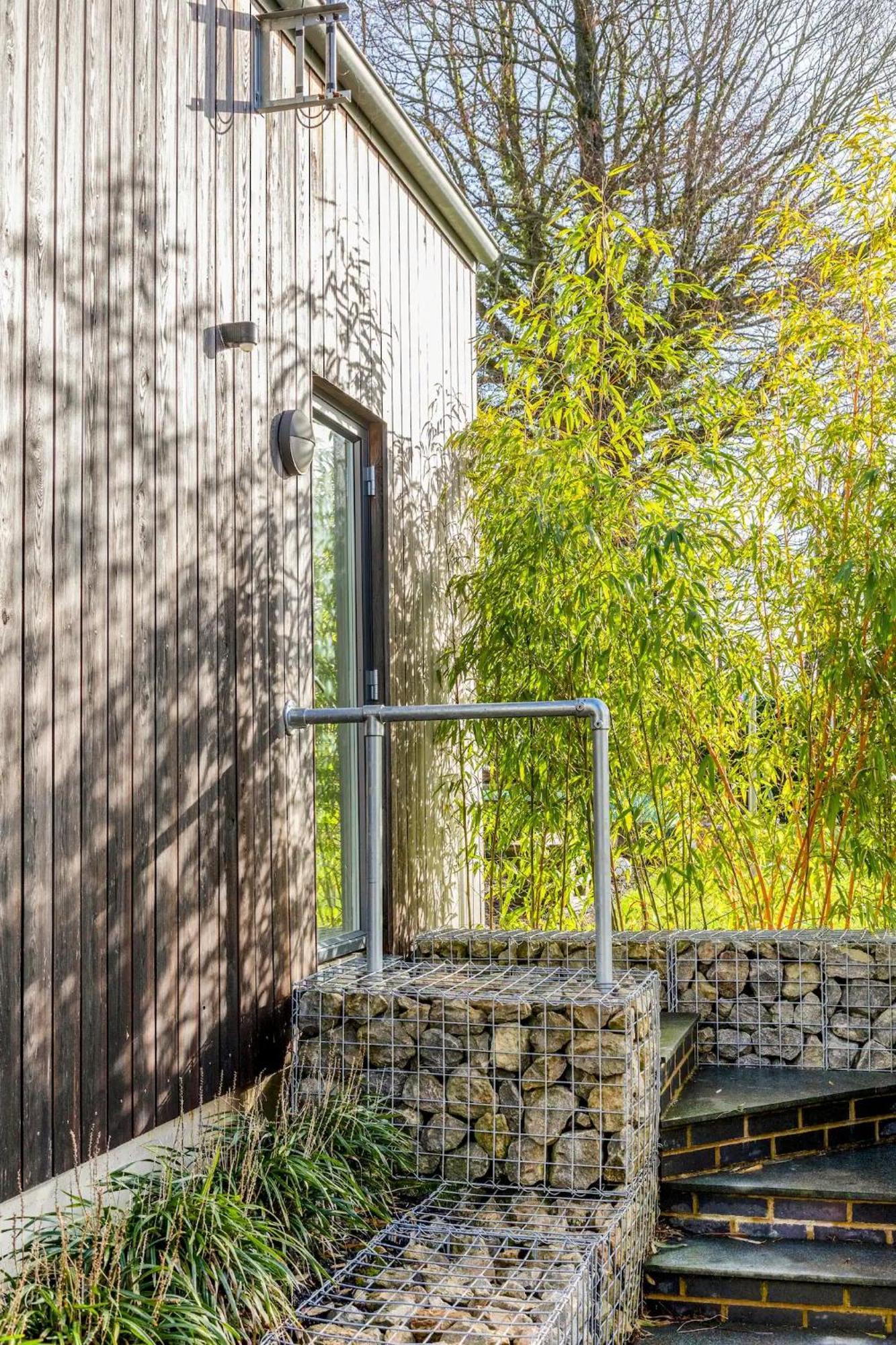 The Bamboo Lodge - B&B / Self-Catered Apartment Ашфорд Экстерьер фото